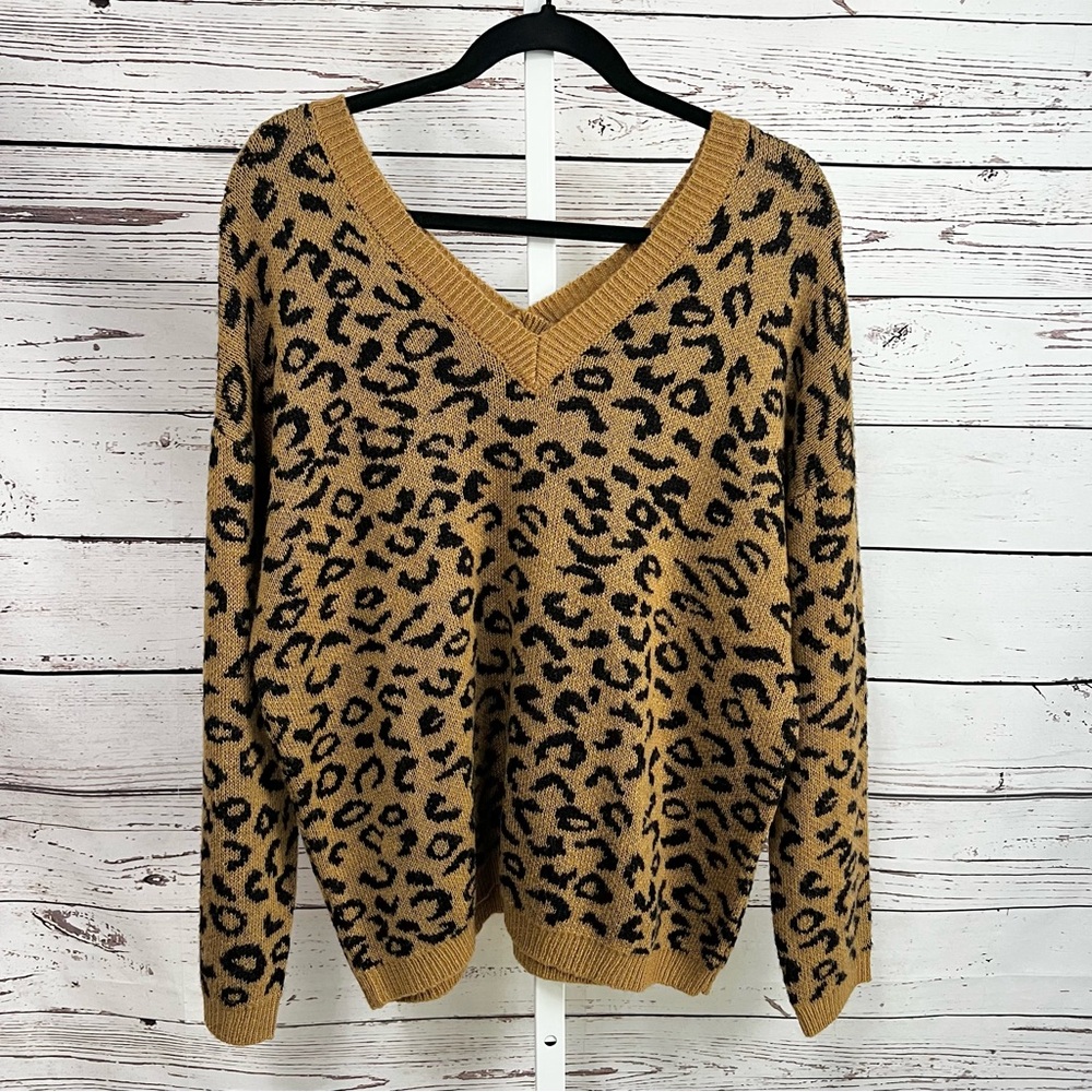 Cotton Emporium Tan and Black Leopard Print V-Neck Sweater Large - Picture 2 of 4